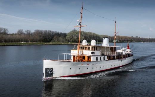Fair winds to fair lady